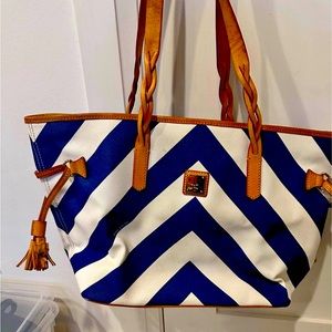 Dooney & Bourke tote